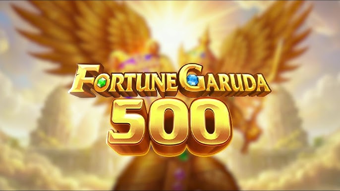 Primer plano del símbolo Garuda dorado con gemas incrustadas en Fortune Garuda 500